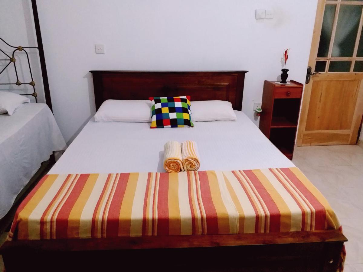 Unique Villa Канді Екстер'єр фото